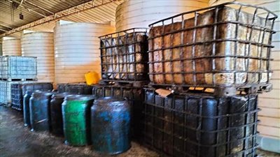 تموين الإسكندرية: ضبط 255 طن من الزيوت داخل مصنع لتجميع زيوت الطعام المستهلكة وإعادة معالجتها بالمواد الكيماوية