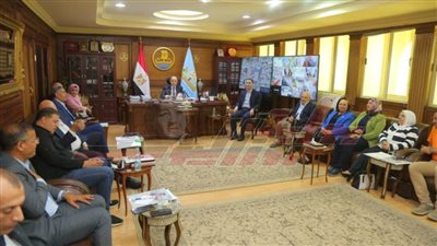 محافظ كفر الشيخ يناقش عددًا من الملفات ومشاكل الدوائر مع أعضاء مجلسي النواب والشيوخ 