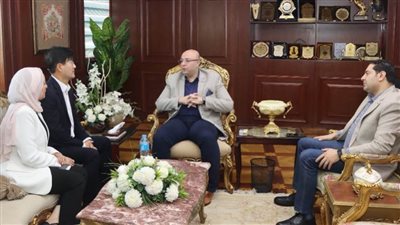 محافظ بني سويف يلتقي رئيس شركة سامسونج إلكترونيكس مصر