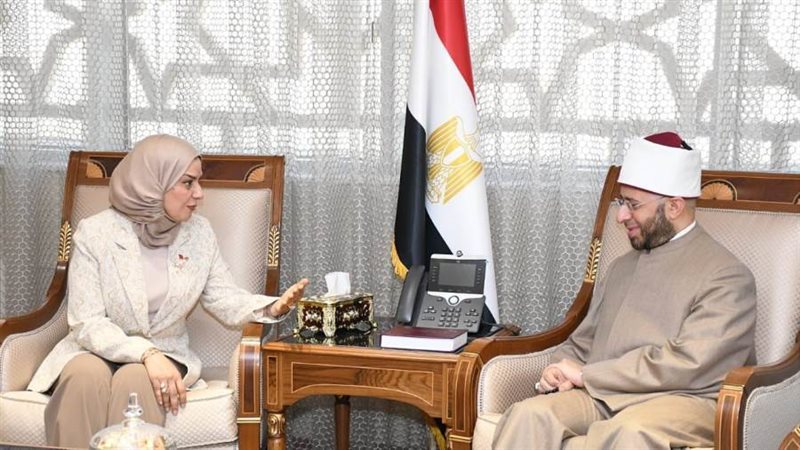 وزير الاوقاف سفيرة