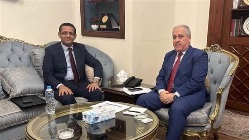 خلال الاجتماع