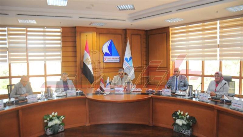 اجتماع مجلس العمداء