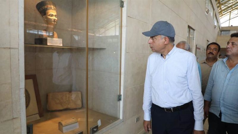 محافظ المنيا بالمنطقة