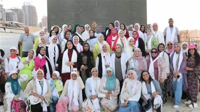 وزير الثقافة يلتقي فتيات المحافظات الحدودية بملتقى 