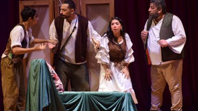 فرقة القاهرة تقدم 