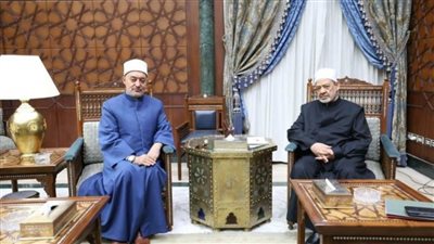 مفتي الجمهورية لشيخ الأزهر: كنتم لنا نعمَ الأب وخيرَ المعلم وغمرتموني بفضلكم وكرمكم