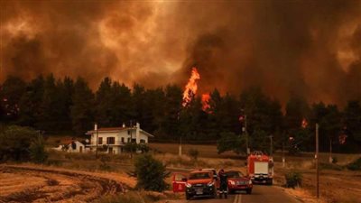 اليونان تطلب من الاتحاد الأوروبي المساعدة في مكافحة حرائق الغابات