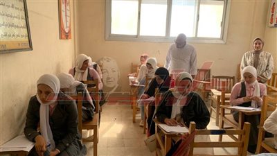 بدء امتحانات الدور الثاني بالصفوف الأولى والثانية والثالثة بمدارس تمريض كفر الشيخ