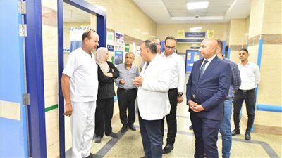 جولة مفاجئة في 4 فجرًا.. محافظ أسيوط يتفقد مستشفى أبوتيج النموذجي لمتابعة سير العمل