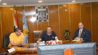 محافظ أسيوط يلتقي مسؤولي شركة تكرير البترول لبحث سبل التعاون وتفعيل المشاركة المجتمعية 