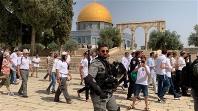 مستوطنون يقتحمون المسجد الأقصى.. والاحتلال يفرض قيودًا على دخول المصلين