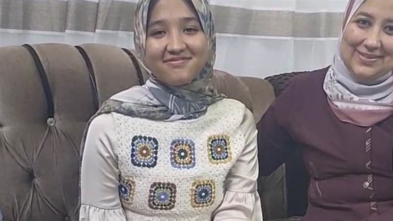 الطالبة سارة عمرو