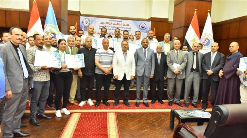 محافظ أسيوط خلال