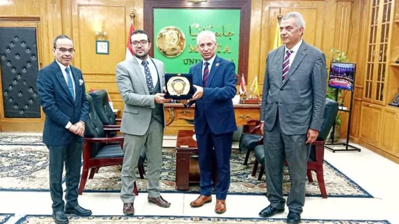 رئيس جامعة المنيا