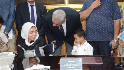  بالصور.. محافظ الغربية يستجيب لمطالب 24 أسرة في اللقاء الأسبوعي