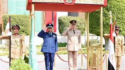 الفريق أحمد خليفة يلتقى رئيس هيئة الأركان العامة للقوات المسلحة السعودية