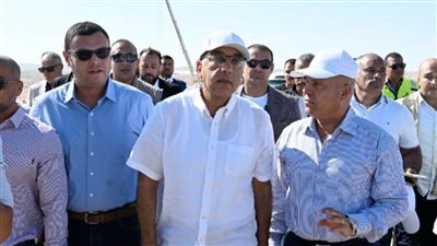 رئيس الوزراء يتفقد الأراضي البديلة المُخصصة للأسر المُستحقة لتنفيذ السكن البديل بمنطقة 