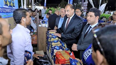 محافظ سوهاج يفتتح معرض 