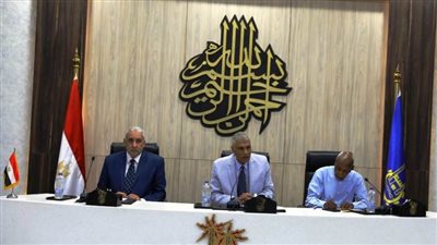 محافظ أسوان يلتقى أعضاء الاتحاد النوعي للجمعيات النوبية وشكرهم للرئيس السيسي 