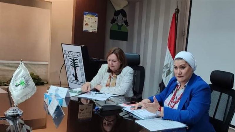 السنباطي خلال اجتماع