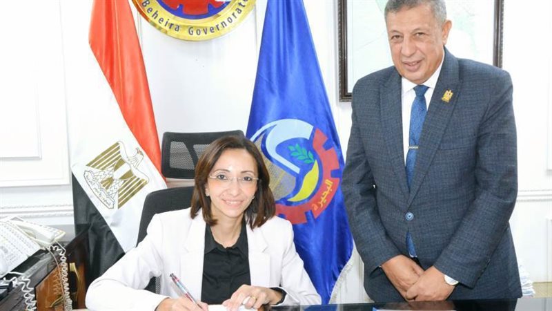 محافظ البحيرة تعتمد