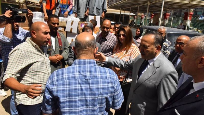 محافظ أسيوط خلال