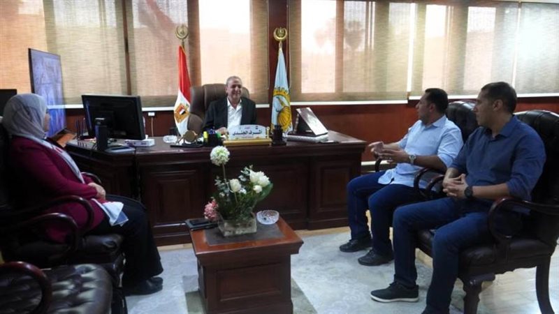 محافظ الغربية خلال