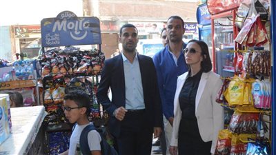 محافظ البحيرة تقود حملة للرقابة على الأسواق والمحلات التجارية بالرحمانية