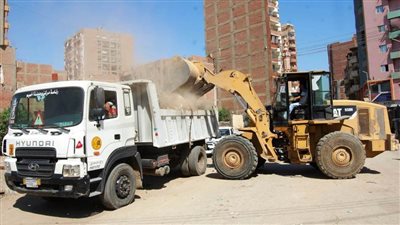 سوهاج: حملات مكبرة للنظافة والإنارة وتسوية الطرق بأخميم 