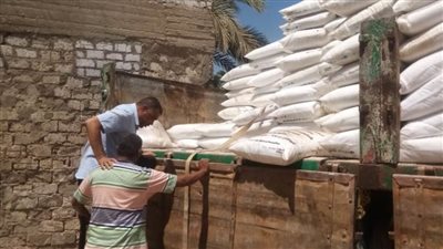 ضبط 24 طن سماد مدعم قبل بيعها بالسوق السوداء بأسيوط 