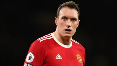 مدافع مانشستر يونايتد السابق 