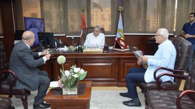 بالصور.. محافظ الغربية يفحص طلبات وشكاوى المواطنين مع أعضاء مجلسي النواب والشيوخ 