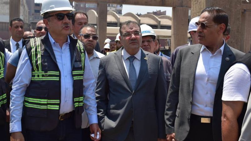 النائب بصحبة وزير