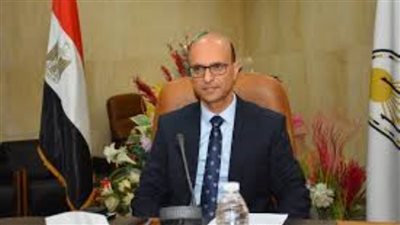 رئيس جامعة أسيوط: بدء الدراسة ببرنامج 