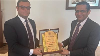 وزير الإسكان يستقبل نقيب الصحفيين للتهنئة بتوليه حقيبة الإسكان.. وبحث مطالب الصحفيين