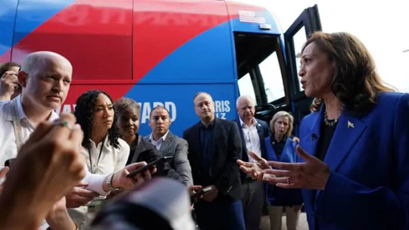 كامالا هاريس أثناء