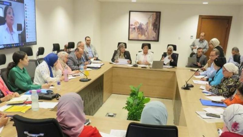 اجتماع نائبة وزير