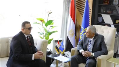 وفد حزب تحيا مصر يزور محافظ أسوان ويبحث سبل التعاون بين الجانبين