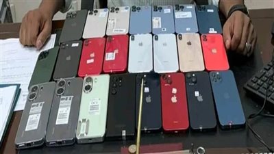 جمارك مطار سوهاج تحبط تهريب هواتف محمولة بقيمة 256 ألف جنيه