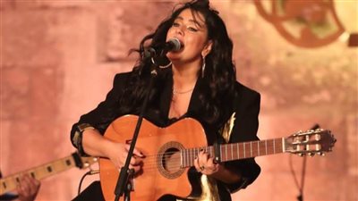 دينا الوديدي تبهر جمهور القلعة بمزيج ساحر بين التقليدي والمعاصر 