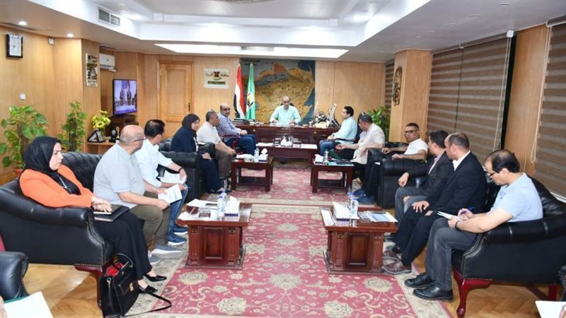 محافظ الفيوم يتابع