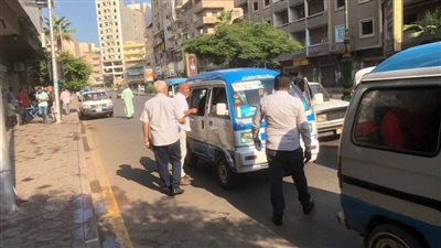 114 مخالفة في حملات مرورية لضبط مخالفات خطوط السير وتجزئة الأجرة بالبحيرة