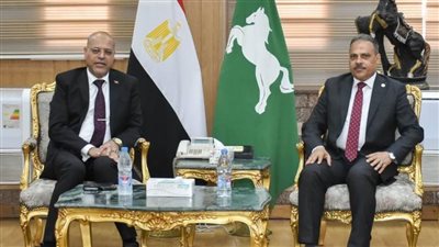 وزير العمل ومحافظ الشرقية يُسلمان عقود عمل لذوي القدرات والهمم 