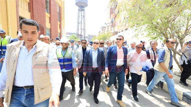 جولة المحافظ ووزير