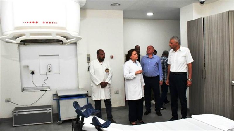 محافظ أسوان