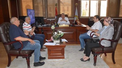 بالصور.. محافظ الغربية يوجه بفحص ودراسة طلبات المواطنين وحل مشاكلهم