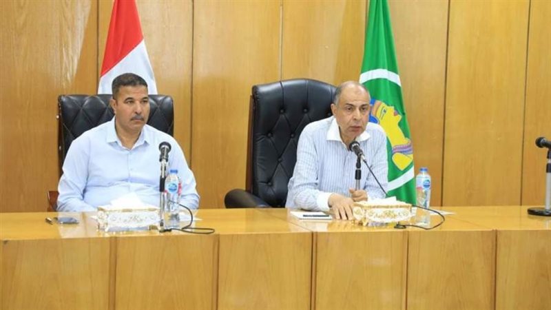 محافظ المنيا والسكرتير