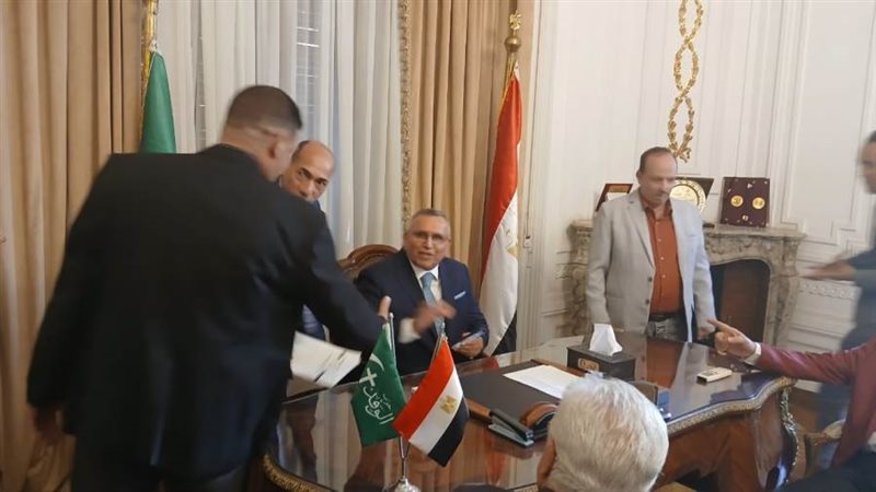 الدكتور عبد السند