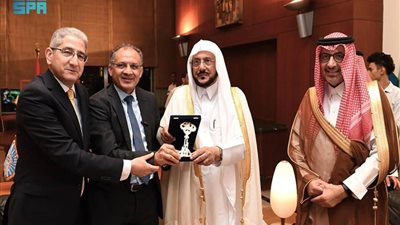 الأهرام تكرم وزير الشؤون الإسلامية نظير جهوده في خدمة الإسلام