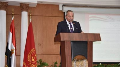 محافظ بورسعيد يناقش آليات وخطة عمل المبادرة الرئاسية «بداية جديدة لبناء الإنسان»